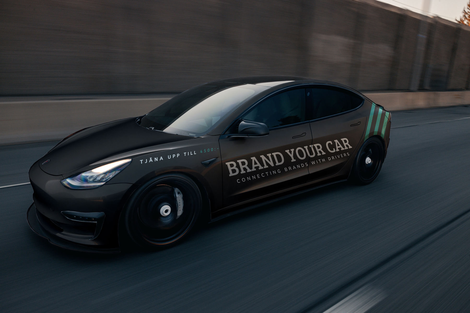 Bil med reklam för Brand Your Car